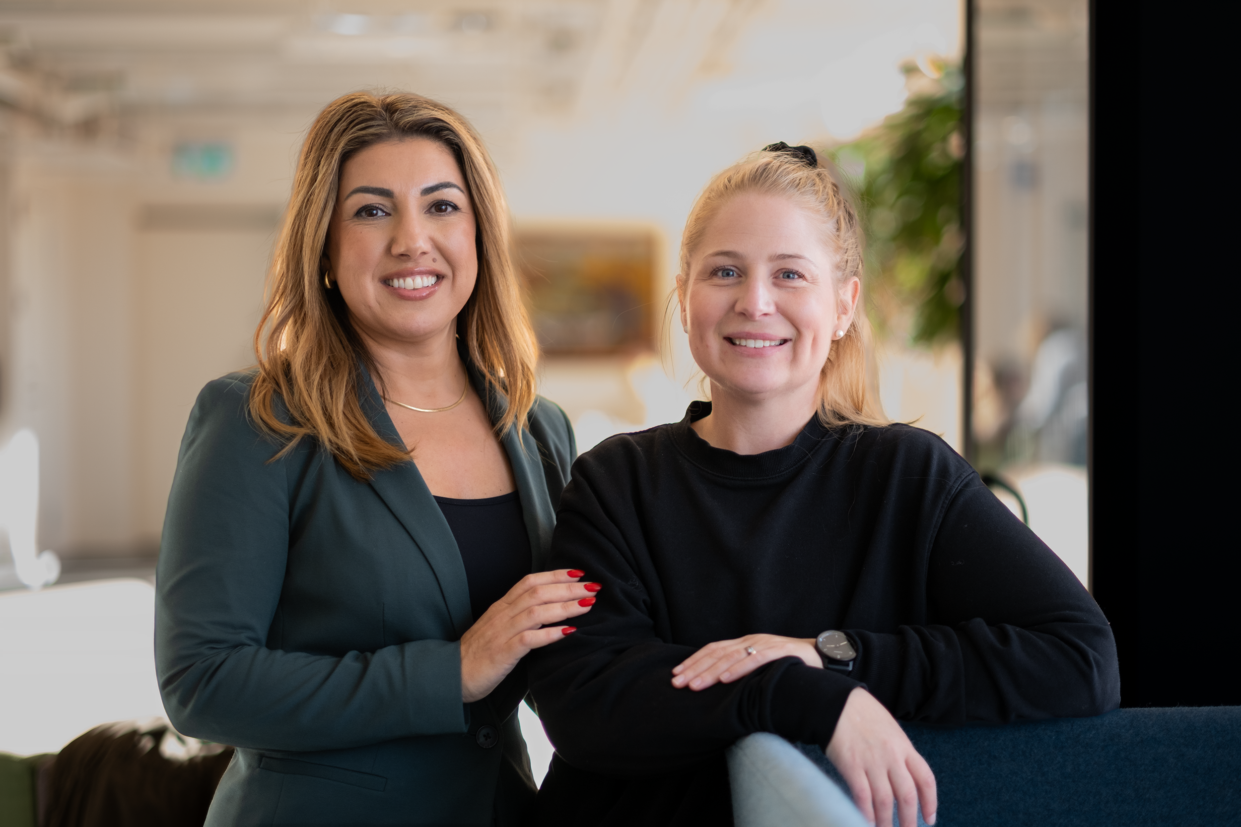 Parisa Mir Karim och Frida Rindefors